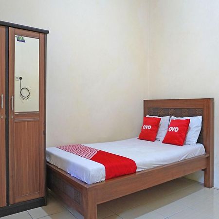 Oyo 91762 Green Home Stay Syariah Пурвакарта Екстериор снимка