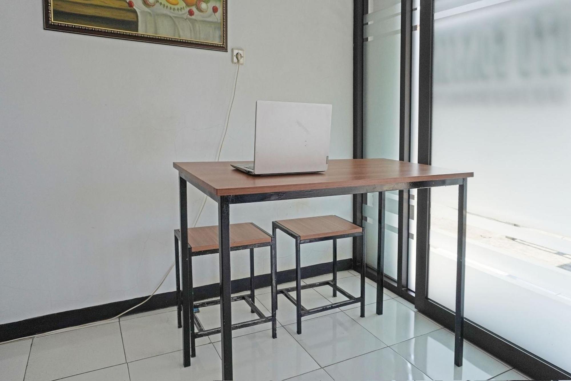 Oyo 91762 Green Home Stay Syariah Пурвакарта Екстериор снимка