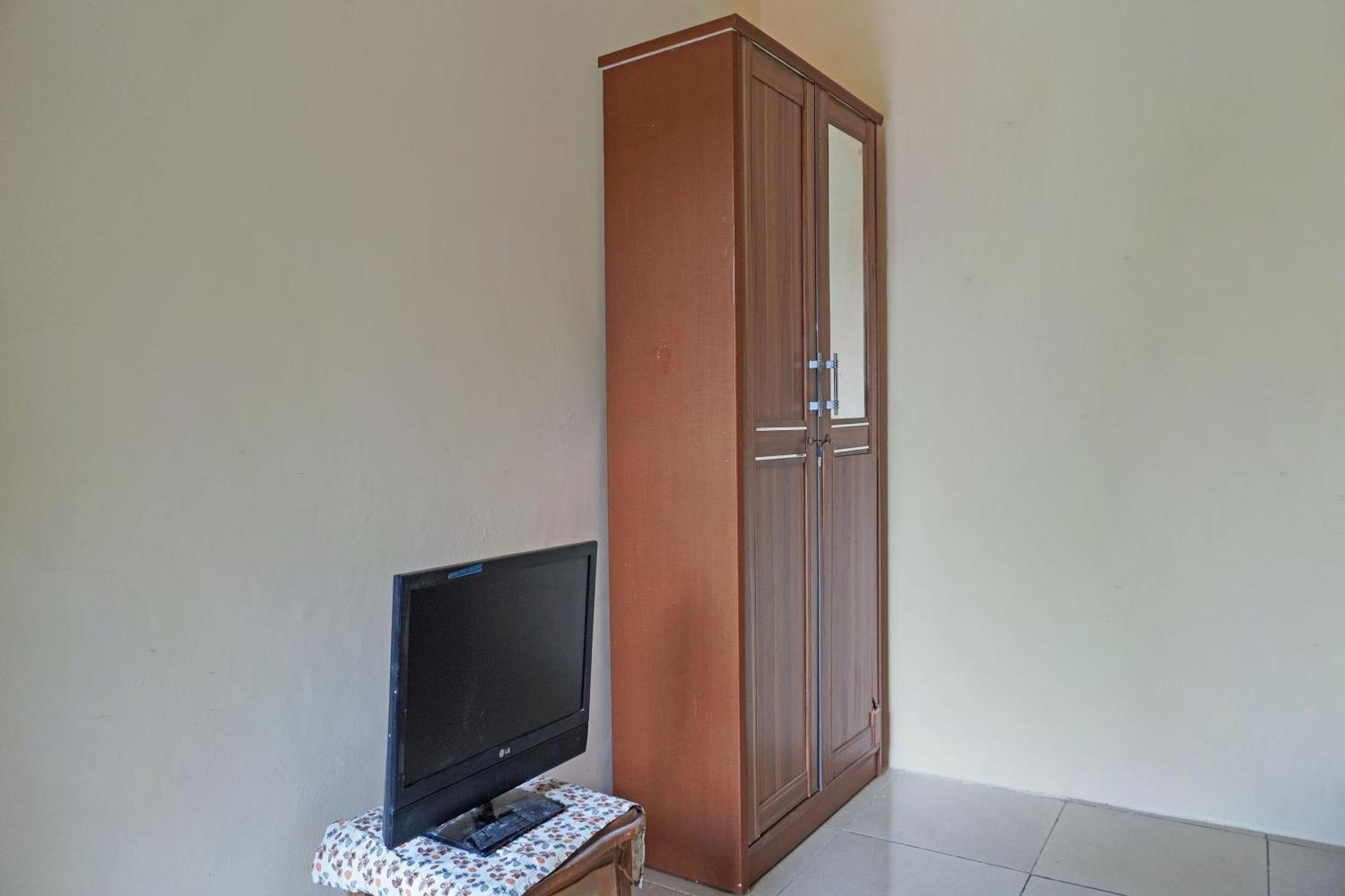Oyo 91762 Green Home Stay Syariah Пурвакарта Екстериор снимка