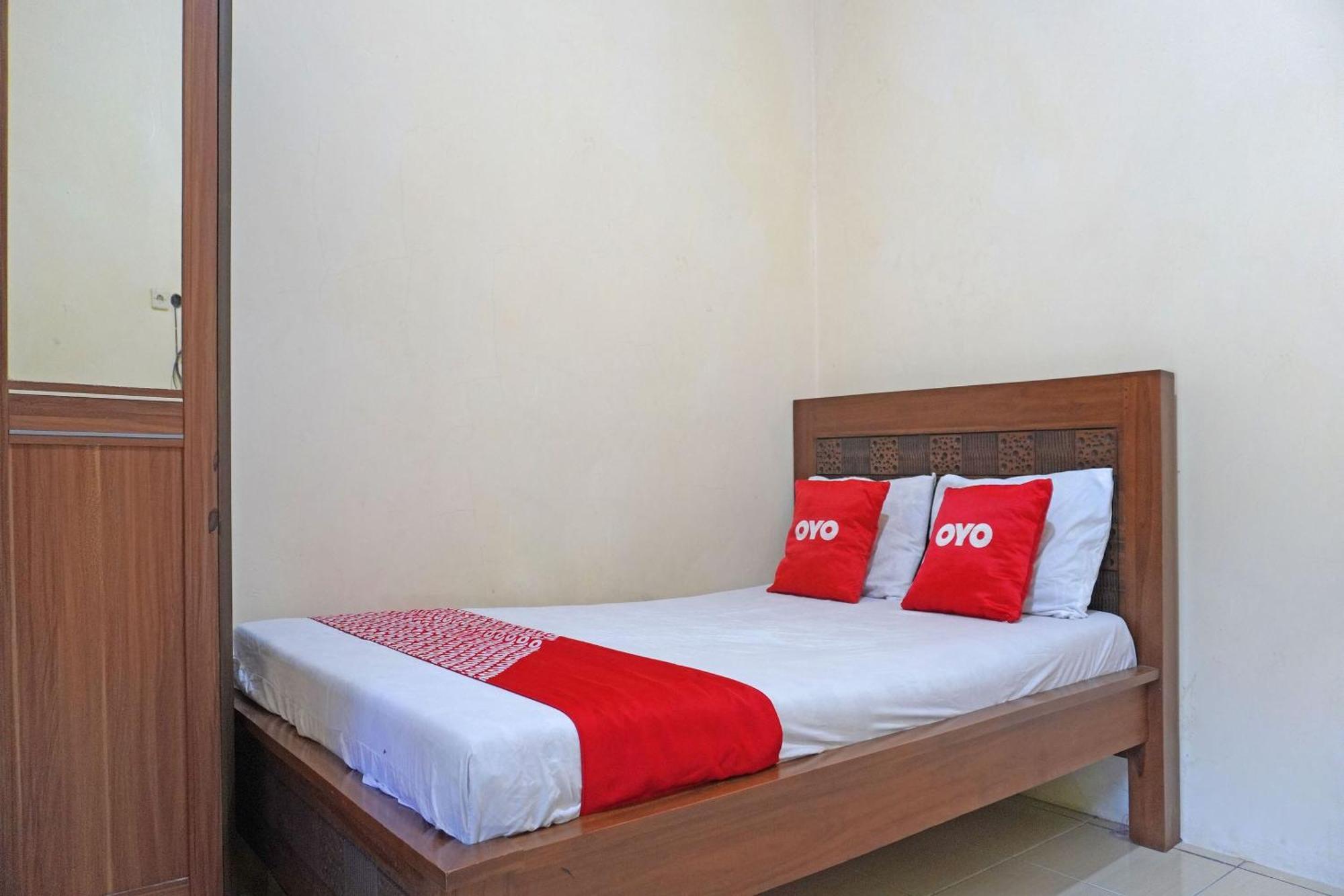 Oyo 91762 Green Home Stay Syariah Пурвакарта Екстериор снимка