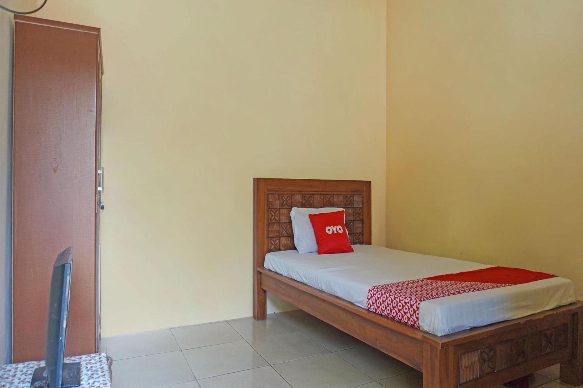 Oyo 91762 Green Home Stay Syariah Пурвакарта Екстериор снимка